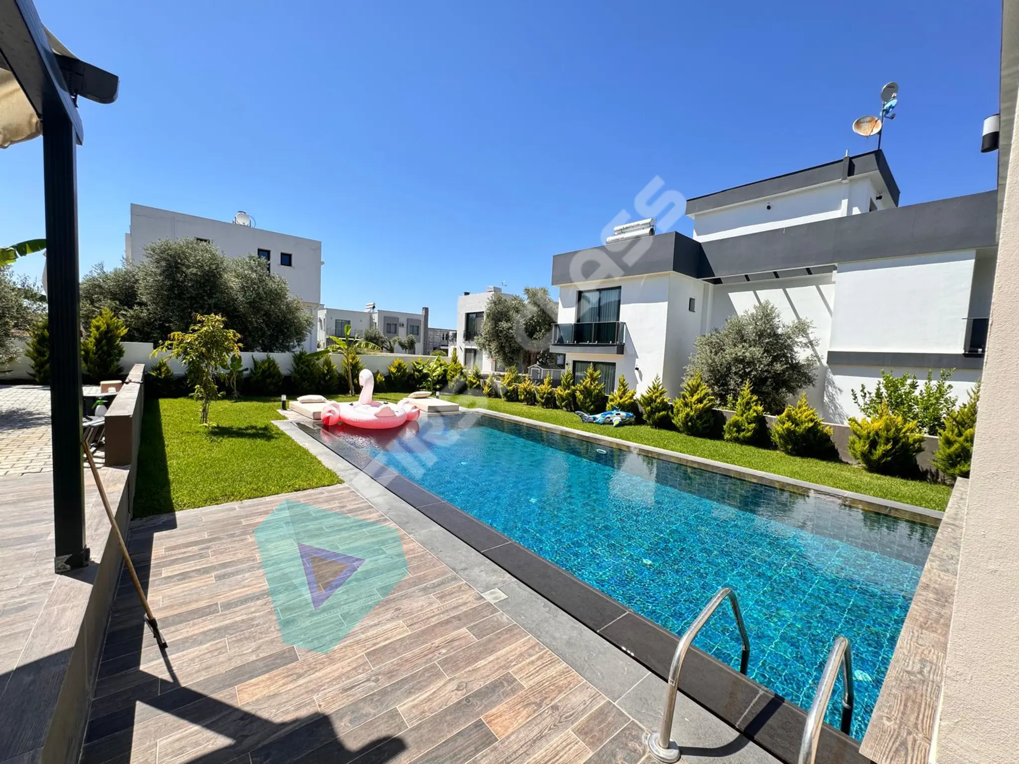 4+1 LUXURY FURNISHED VILLA FOR SALE WITH TURKISH COB PRIVATE POOL FOR SALE IN ÇATALKÖY.